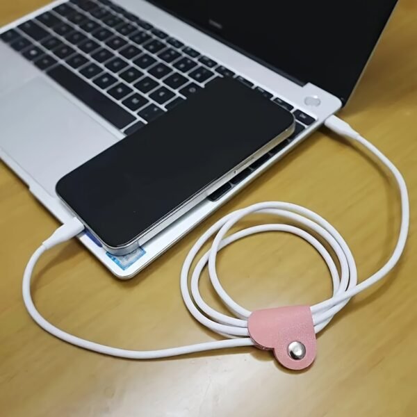 43c0f2af-f69b-4453-a475-04c86d71a085.jpg Heart-Shaped PU Cable Organizer Button Set for Data Cables & Earphones – 3 Pieces